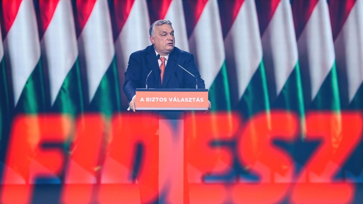Orbán Viktor
2026_01_10
Budapest
fidesz kongresszus szelfi vége