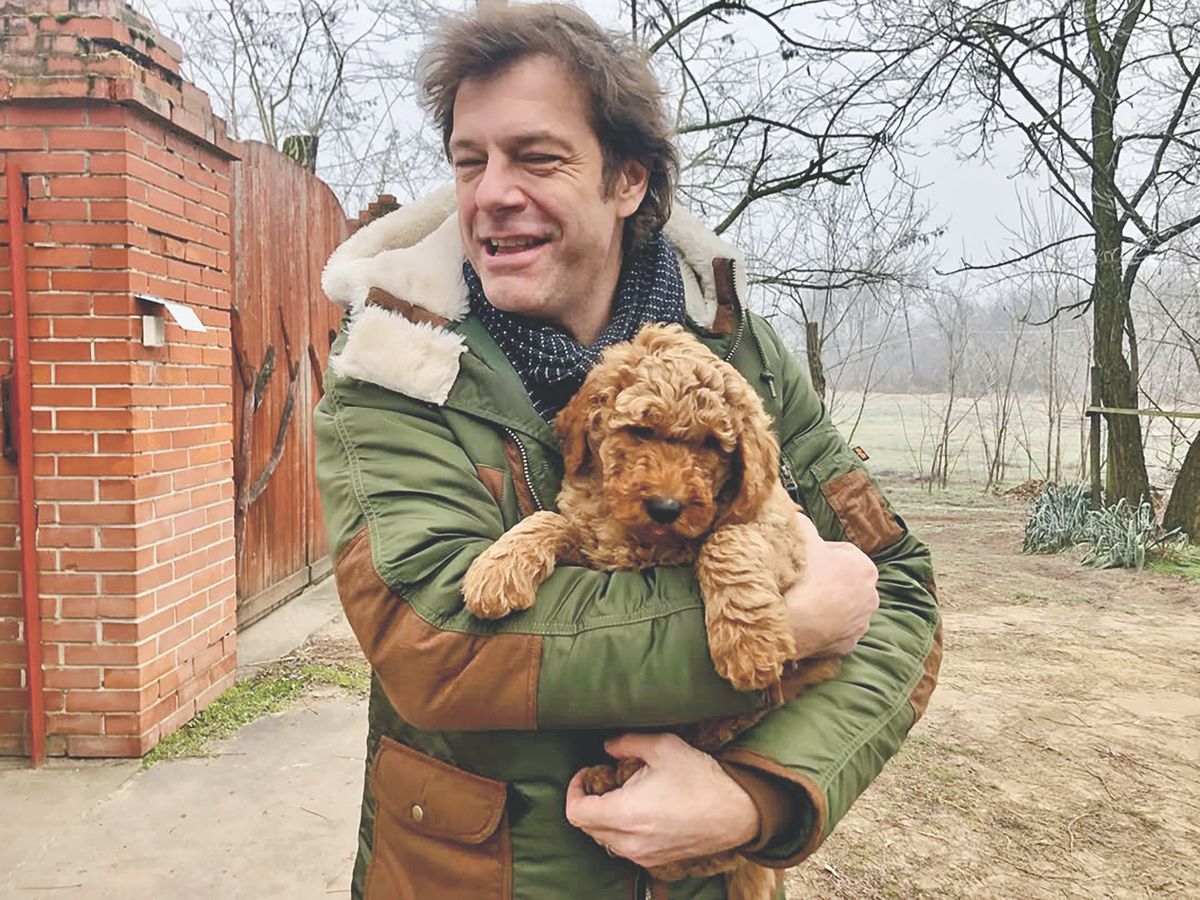 Tilla és kutyája elválaszthatatlan társak 