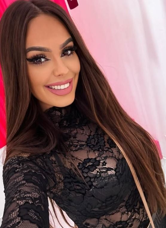 Házasság első látásra Kovács Reni párja nem szeret sokat szerepelni, néha azonban feltűnik Reni fotóin, látszik, mennyire boldogok.