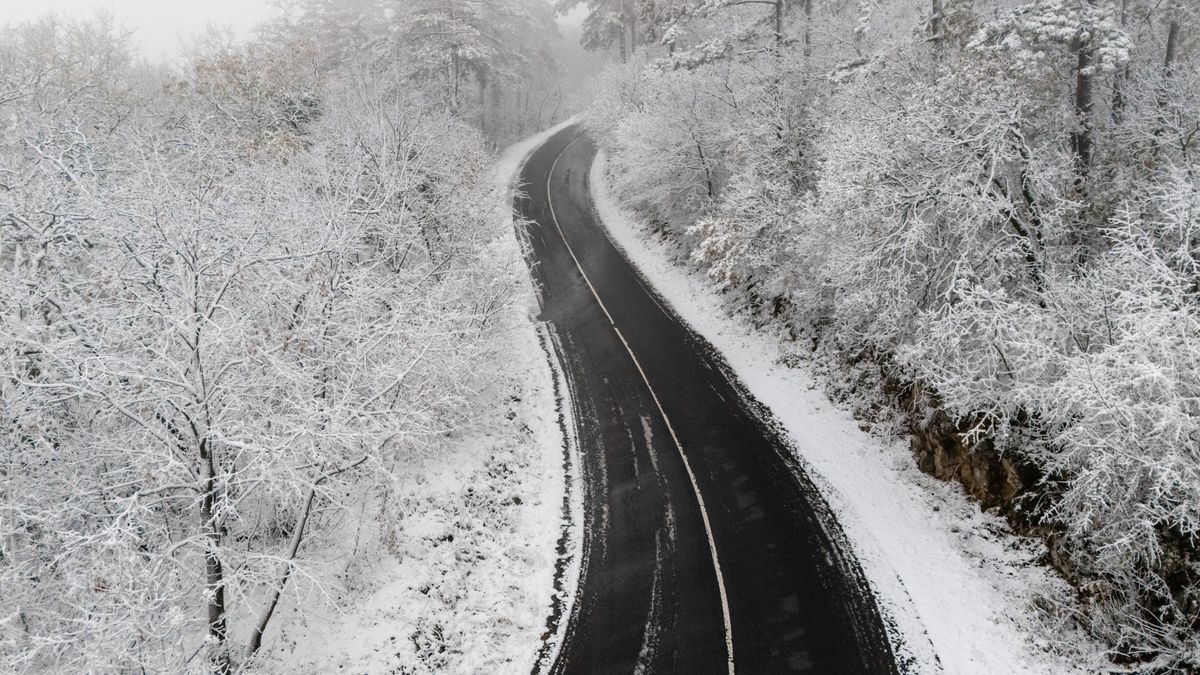 Vasvári Vivienék szánkóztak a hóesésbe. 