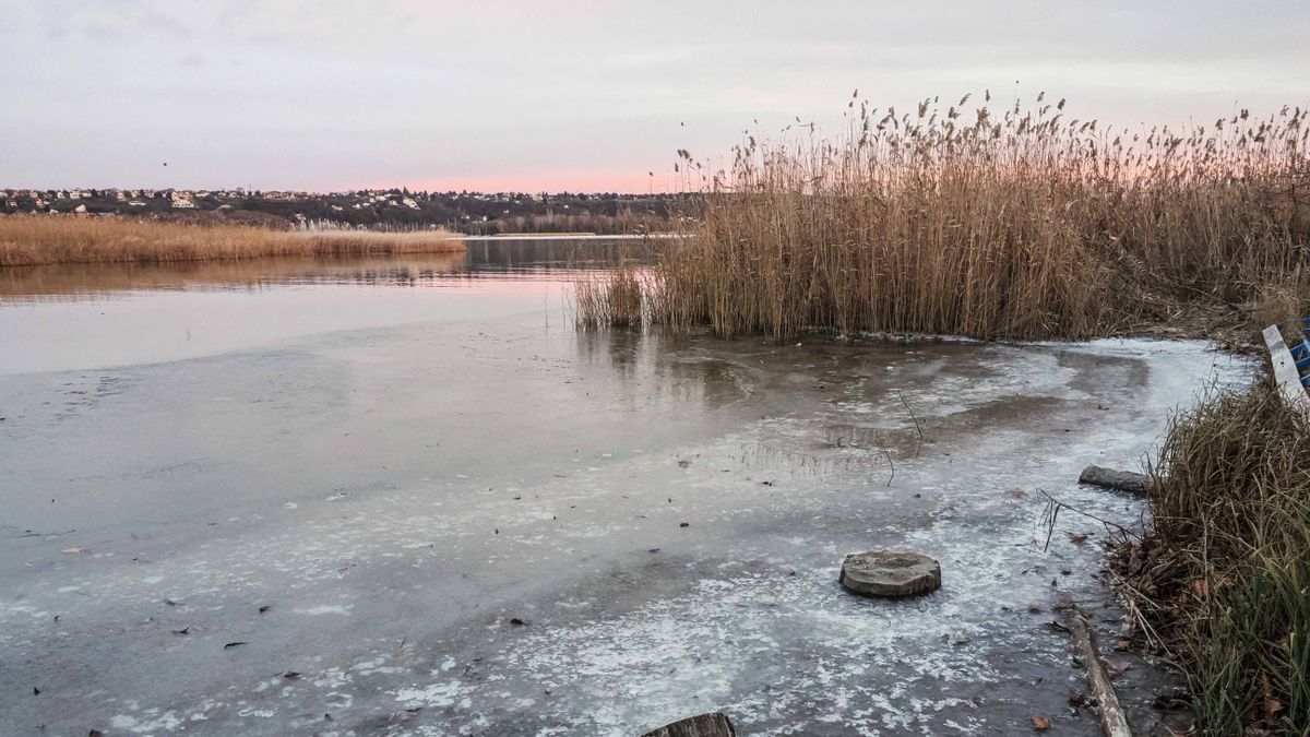 A befagyott Balaton szép, de életveszélyes. Fotó: Veszprém Megyei Napló / Veszprém Megyei Napló