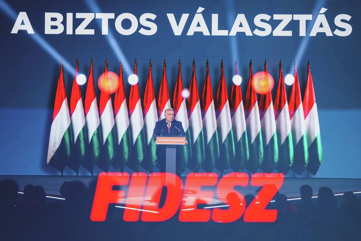 Orbán Viktor
2026_01_10
Budapest
fidesz kongresszus szelfi vége