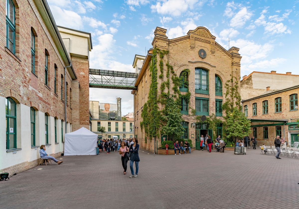 alkoholgyárak Budapest,,Hungary,-,June,23,,2018:,The,Zwack,Unicum,Liquor