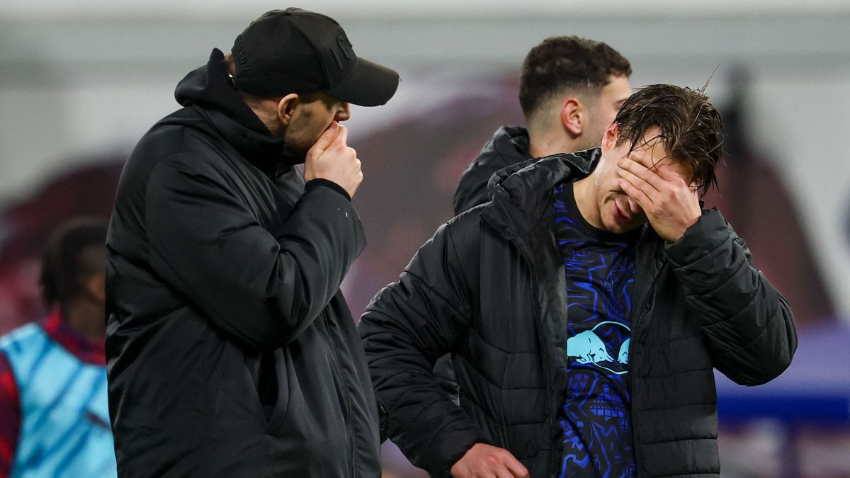 A sérült Gulácsi Péter (balra) és Orbán Willi