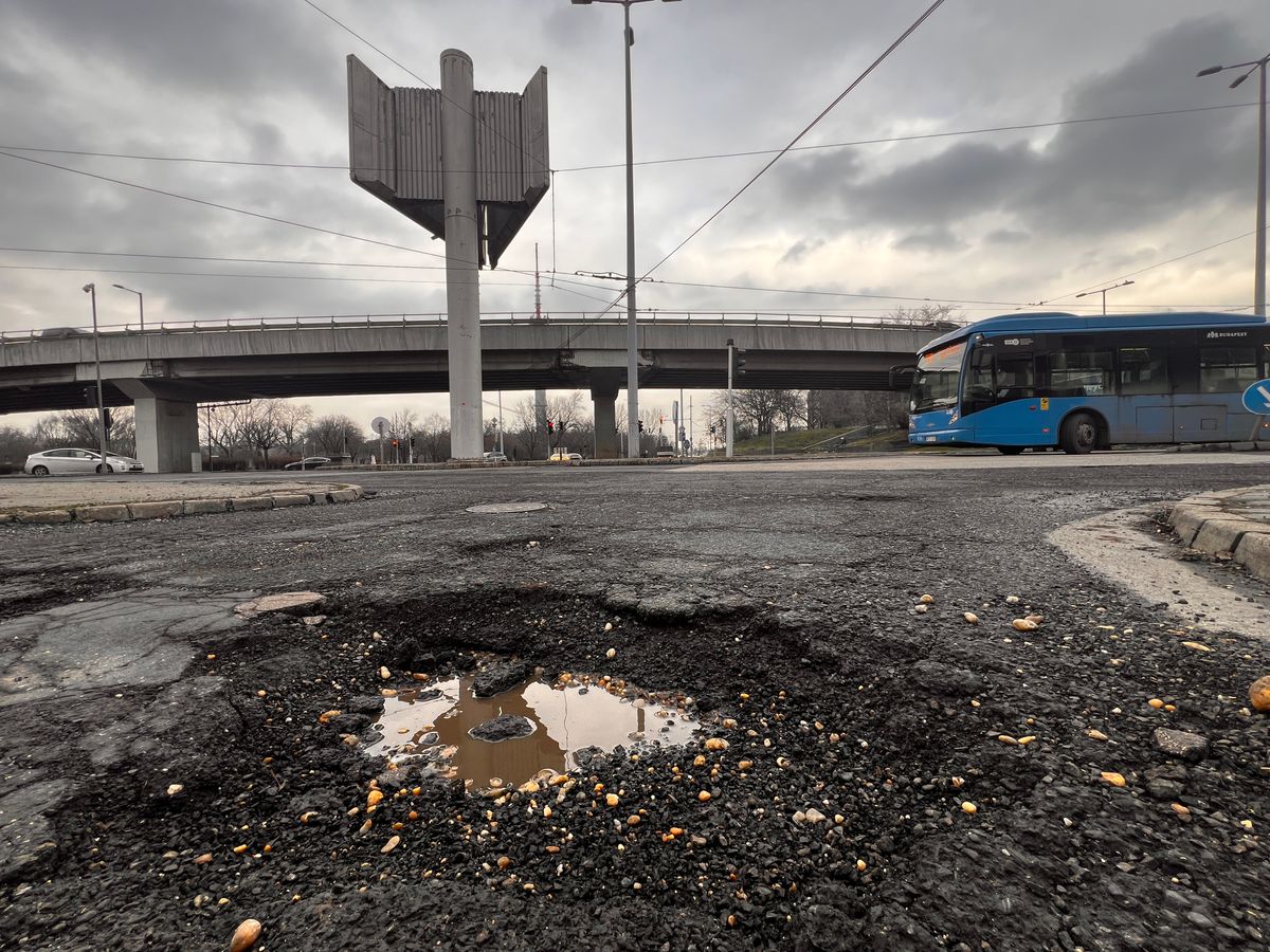 Egyre súlyosabb a kátyúhelyzet Budapesten.