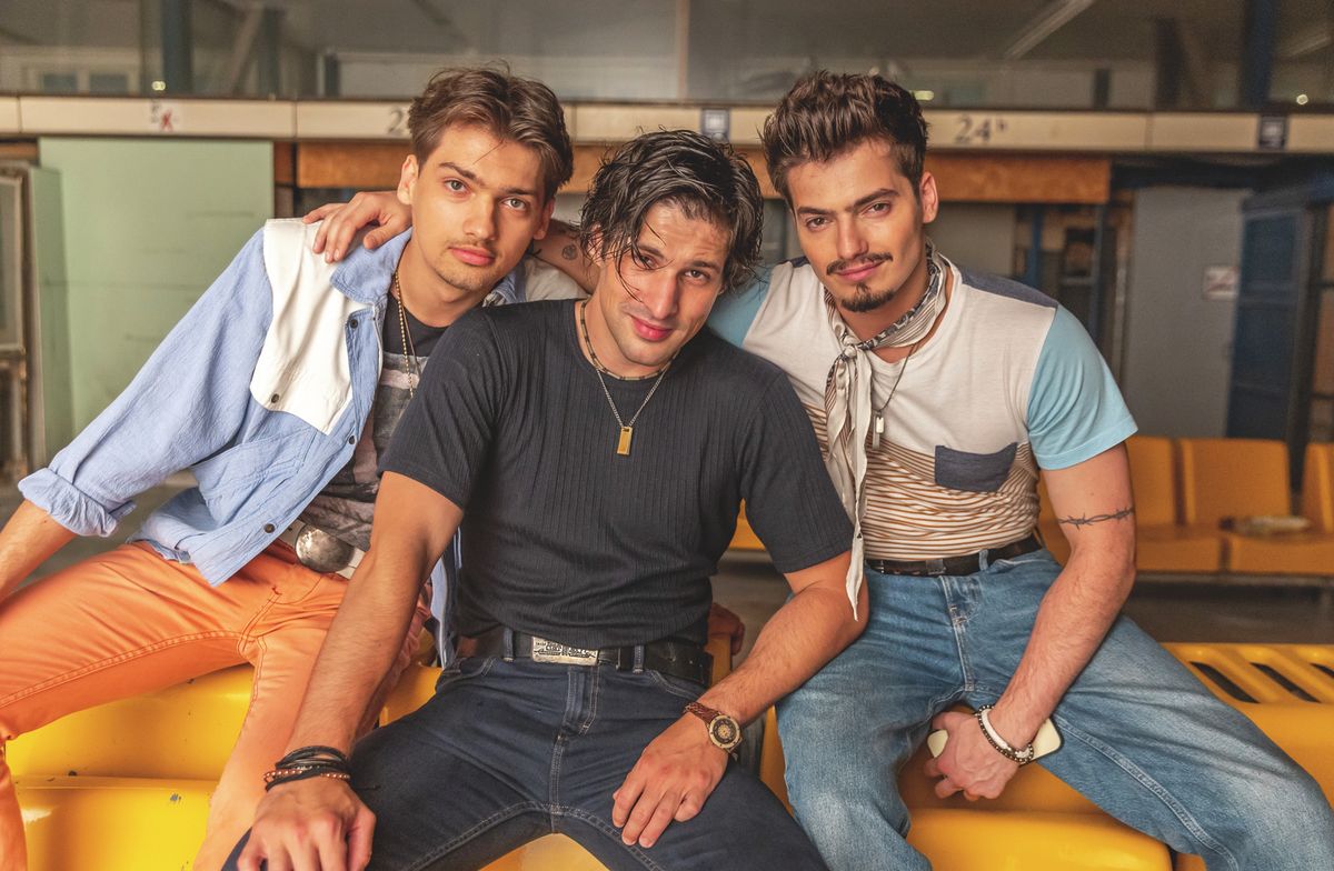 Hogyan tudnék élni nélküled: A filmbéli Kuplung zenekar is megszólaltatja a Demjén slágereket.