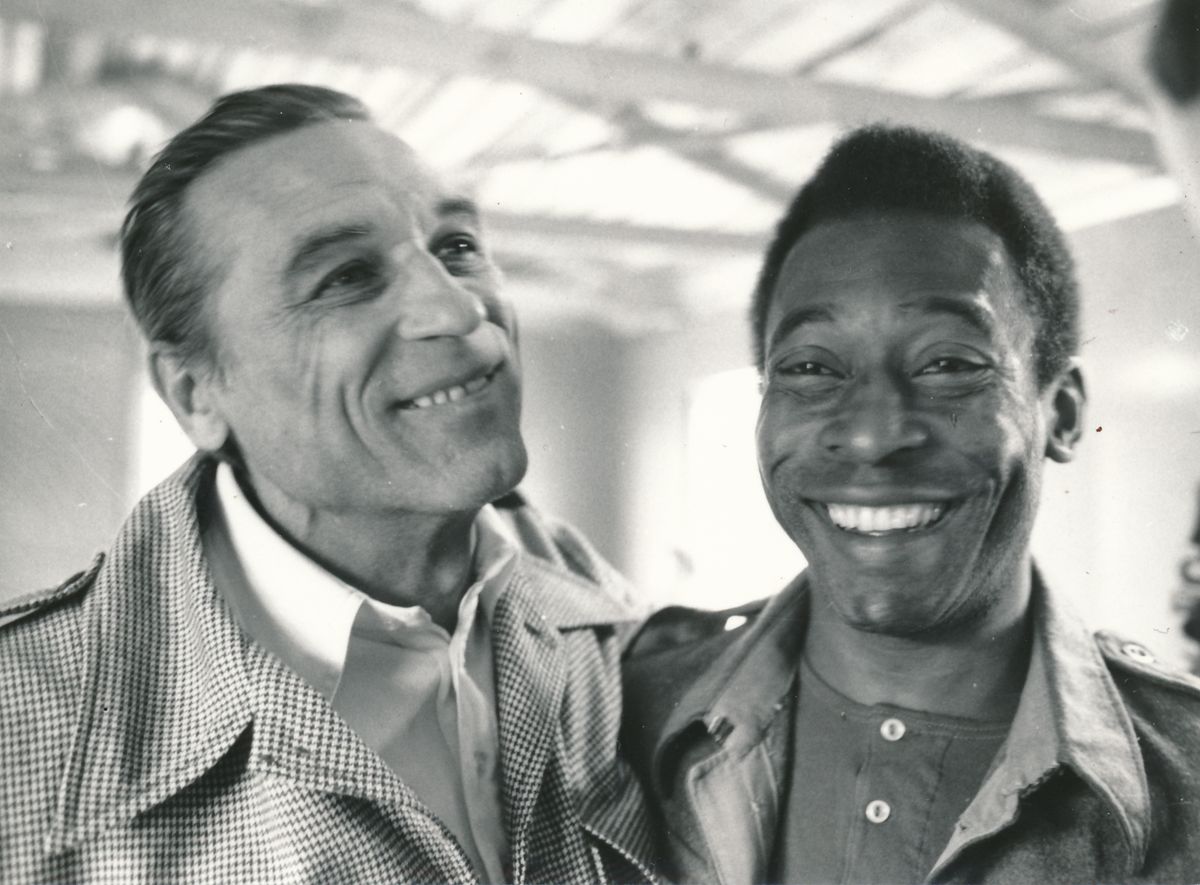 A két futball sztár:  a "Fekete Párduc" és Pelé