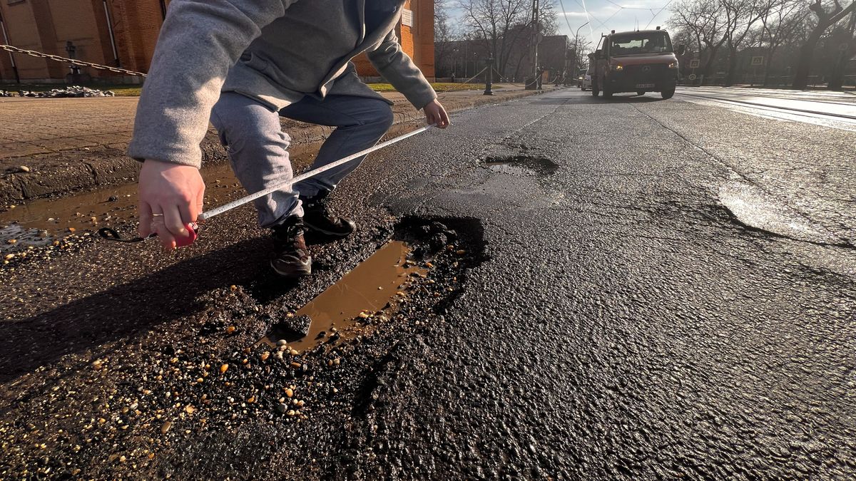 Kátyúmérés a Templom téren, XIX. kerület