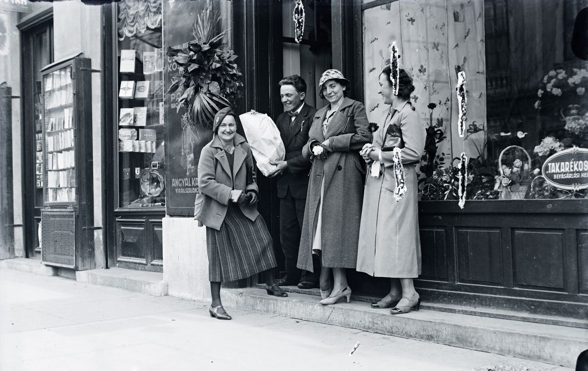 képgaléria a boltok kirakatairól