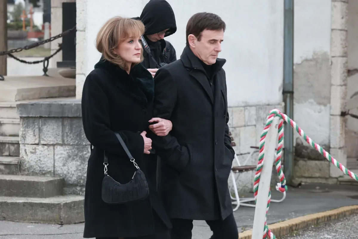 Fenyő Miklós temetése: Szandi és férje