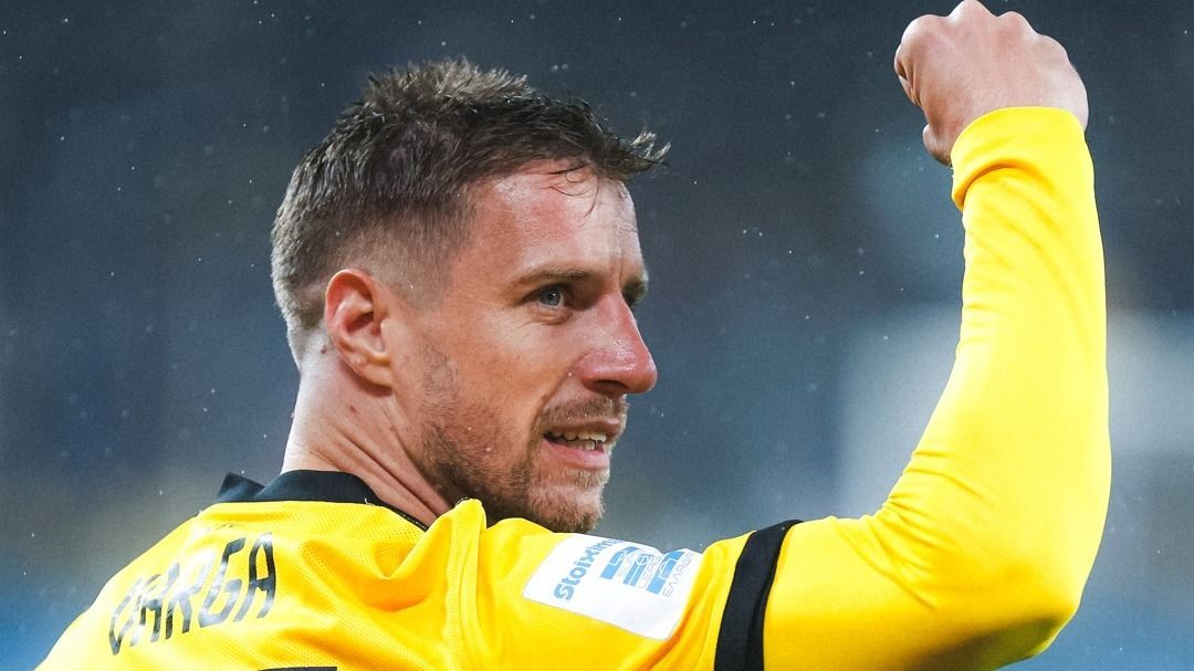 Varga Barnabás, az AEK Athén csatára