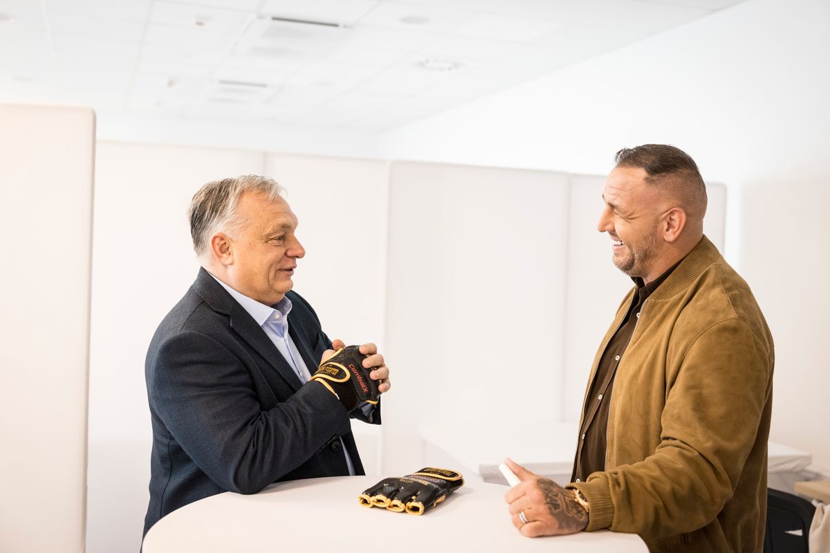 Curtis a közéleti szerepéről is beszélt