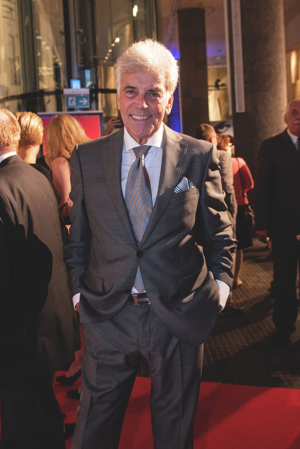 Ernyey Béla joggal formál véleményt, hiszen ő maga a jó megjelenés szobra.