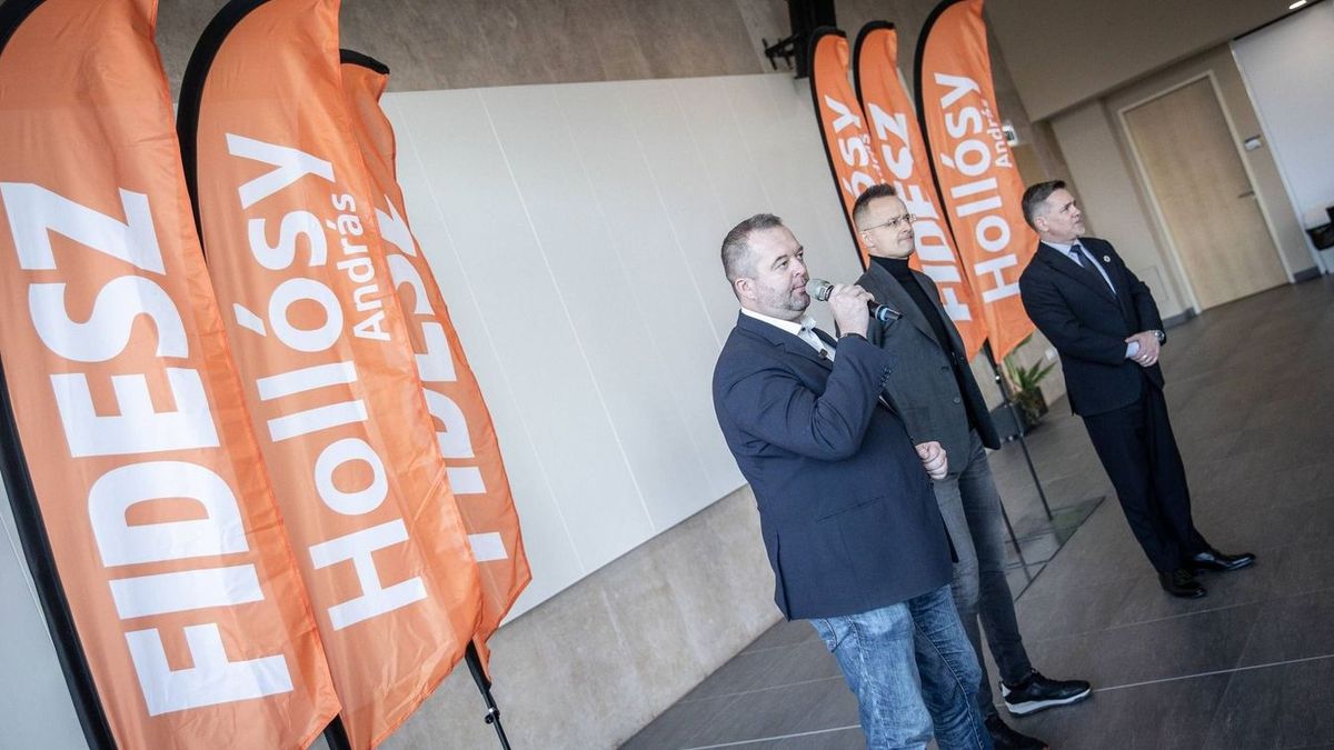 45 perc alatt gyűjtötte össze az induláshoz szükséges ajánlásokat Diósgyőrben Hollósy András.