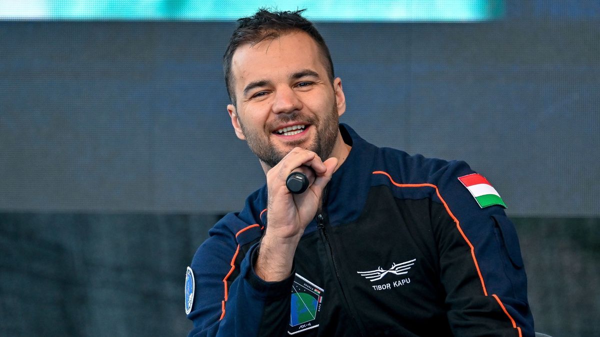 Kapu Tibor az űrutazás után hangszert ragadott