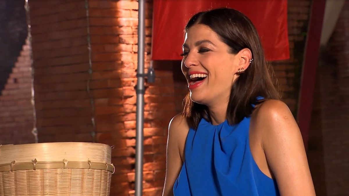 Ördög Nóra nem szégyenlős, szeret villantani