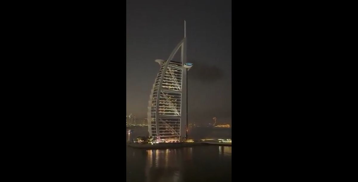 Lángokban áll a Burj Al Arab