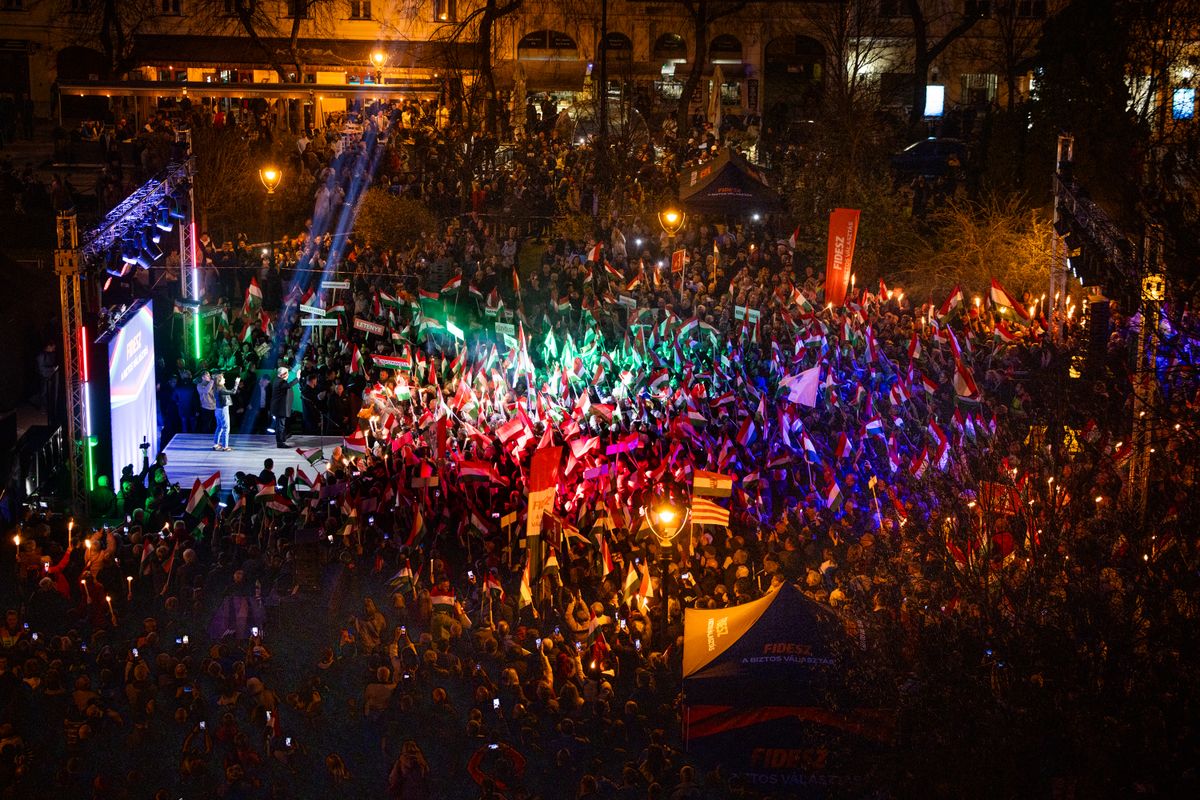 Soha nem látott tömeg várta Orbán Viktort.