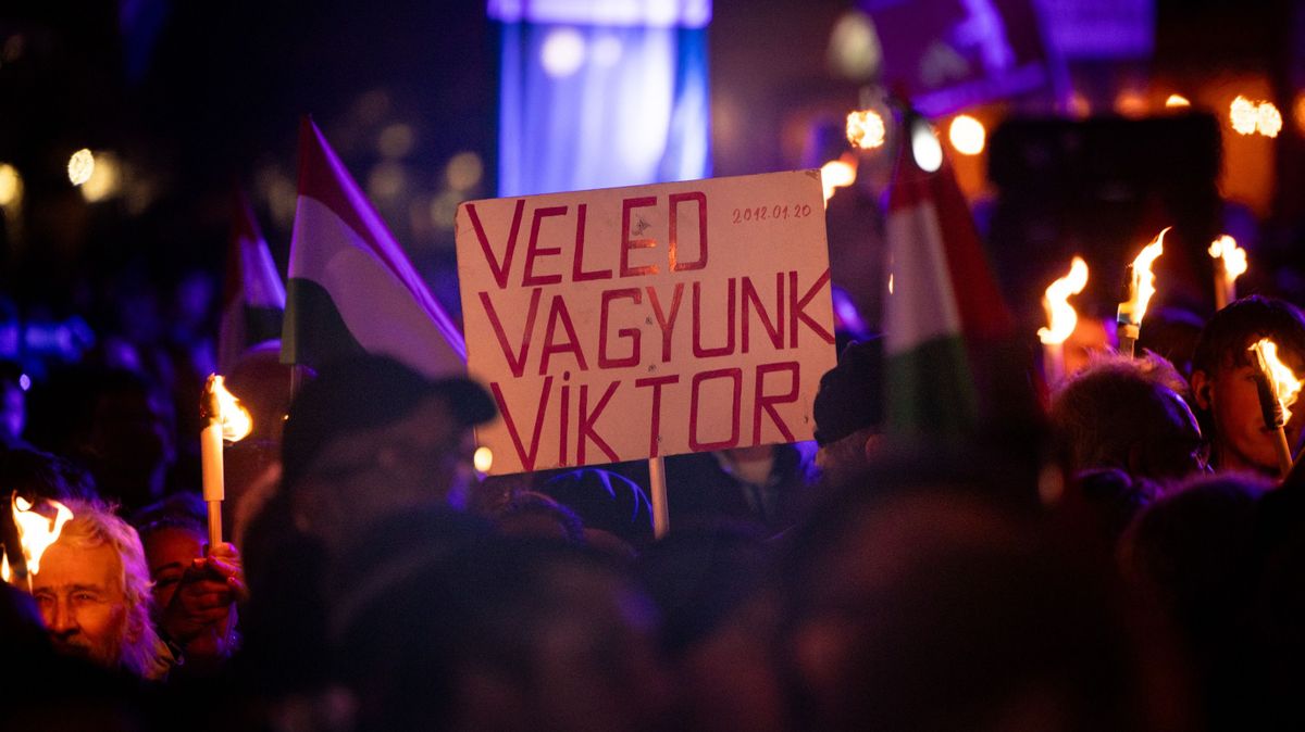 Orbán Viktort óriási tömeg várta Egerben is. 
