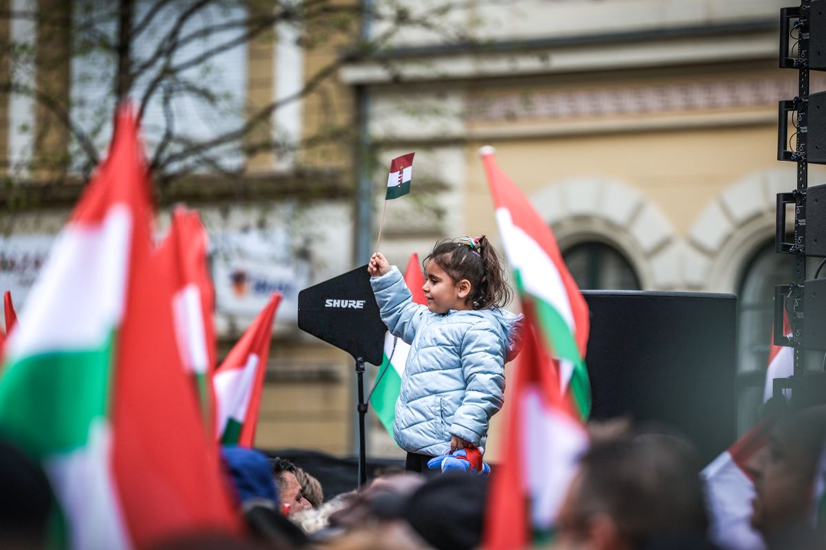 Orbán Viktor megtöltötte a Szent István teret.