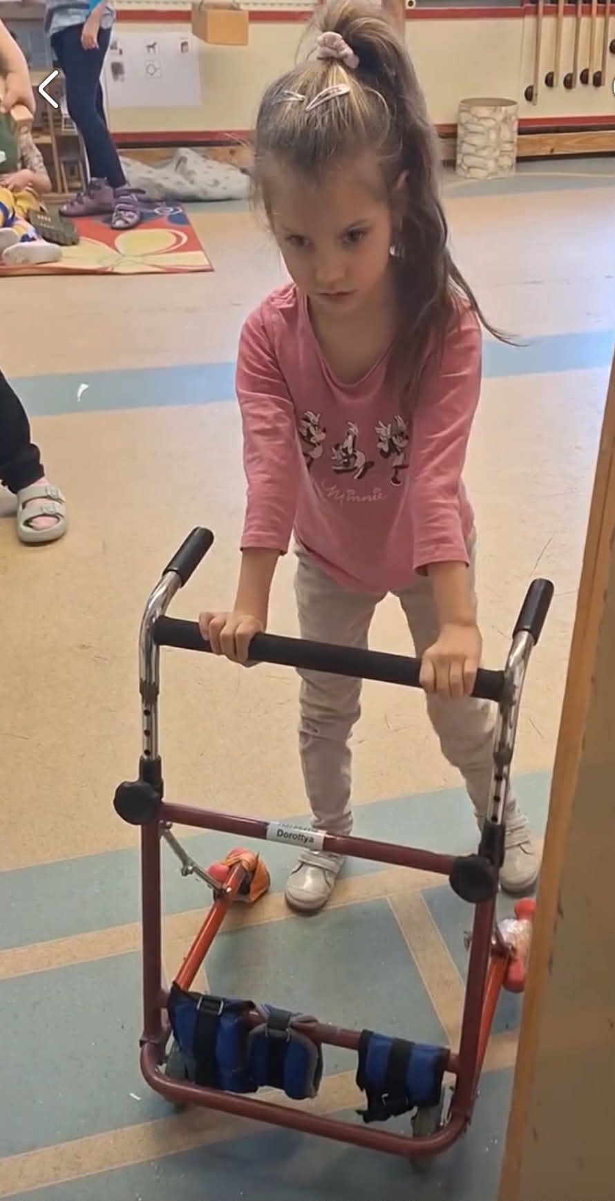 halva született Dorci