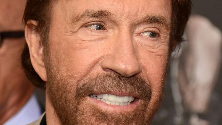 Chuck Norris-szal példálóznak az oltásellenesek. Novák Hunor szerint ez veszélyes! (