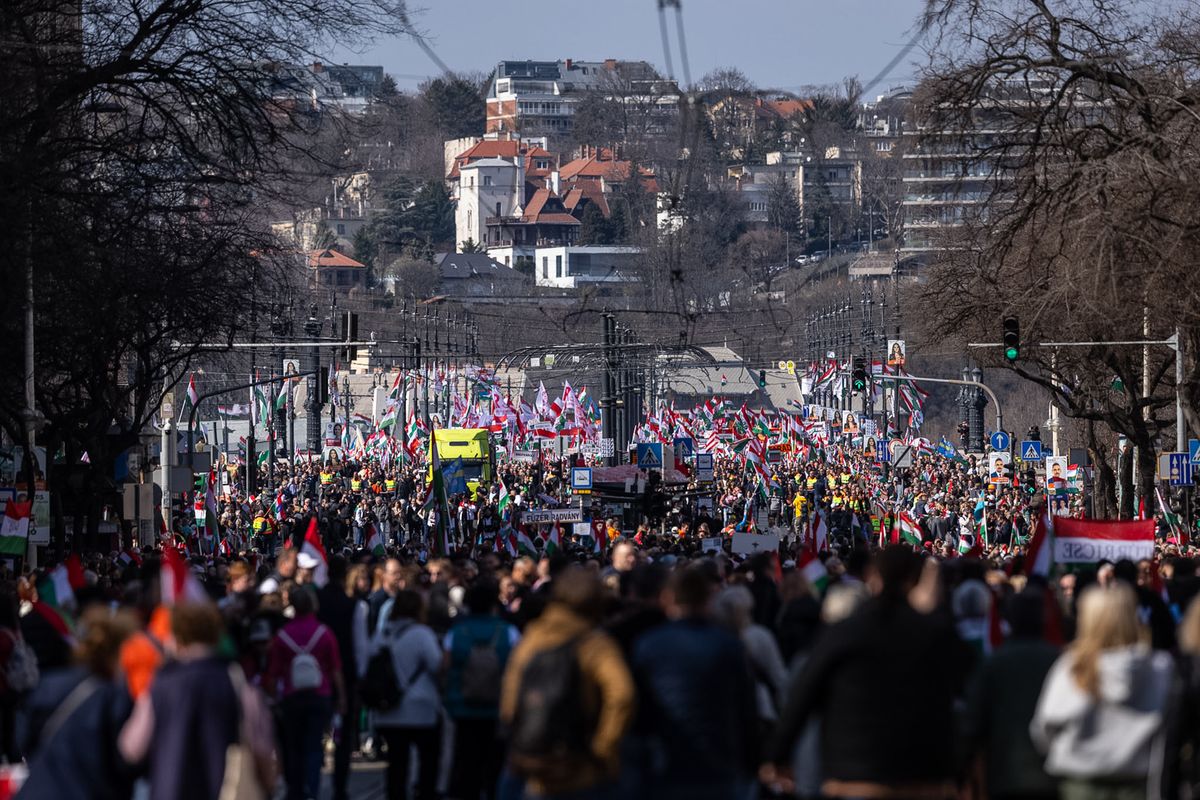 Orbán Viktor már úton van Kaposvárra egy nappal a Békemenet után