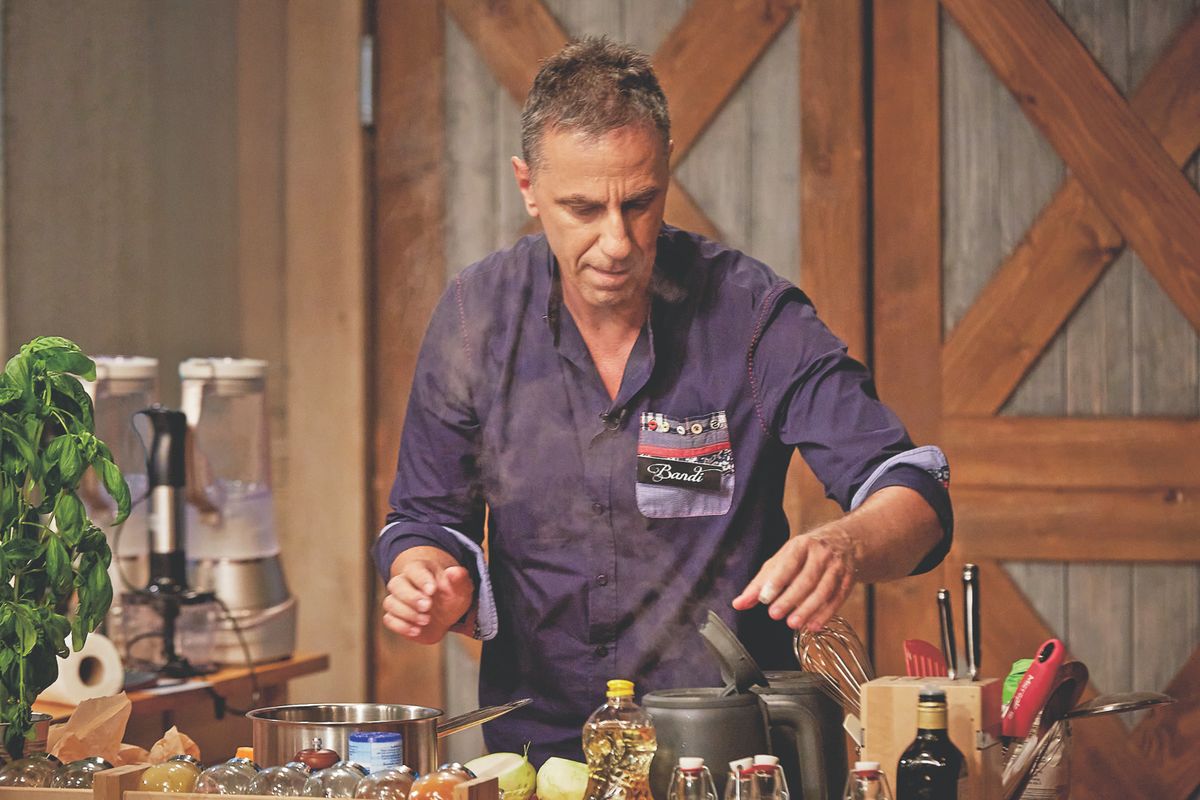 Hot feltöltés
Csonka András: "Nem igazán vagyok jó vendéglátó"