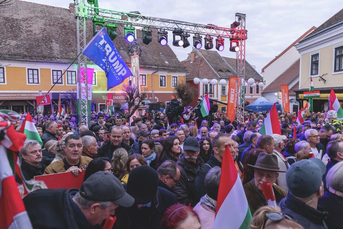 A miniszterelnök 18 órára hívta az érdeklődőket a Fő térre a Békemenet alkalmából.