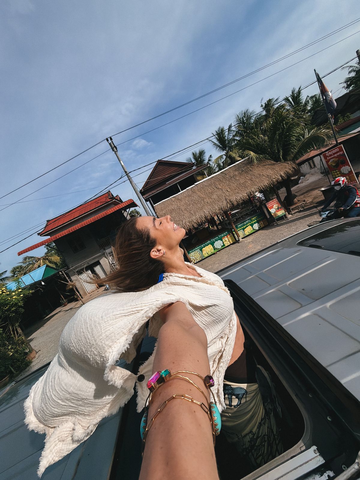 Rella bármikor belevágna újra a kalandba.