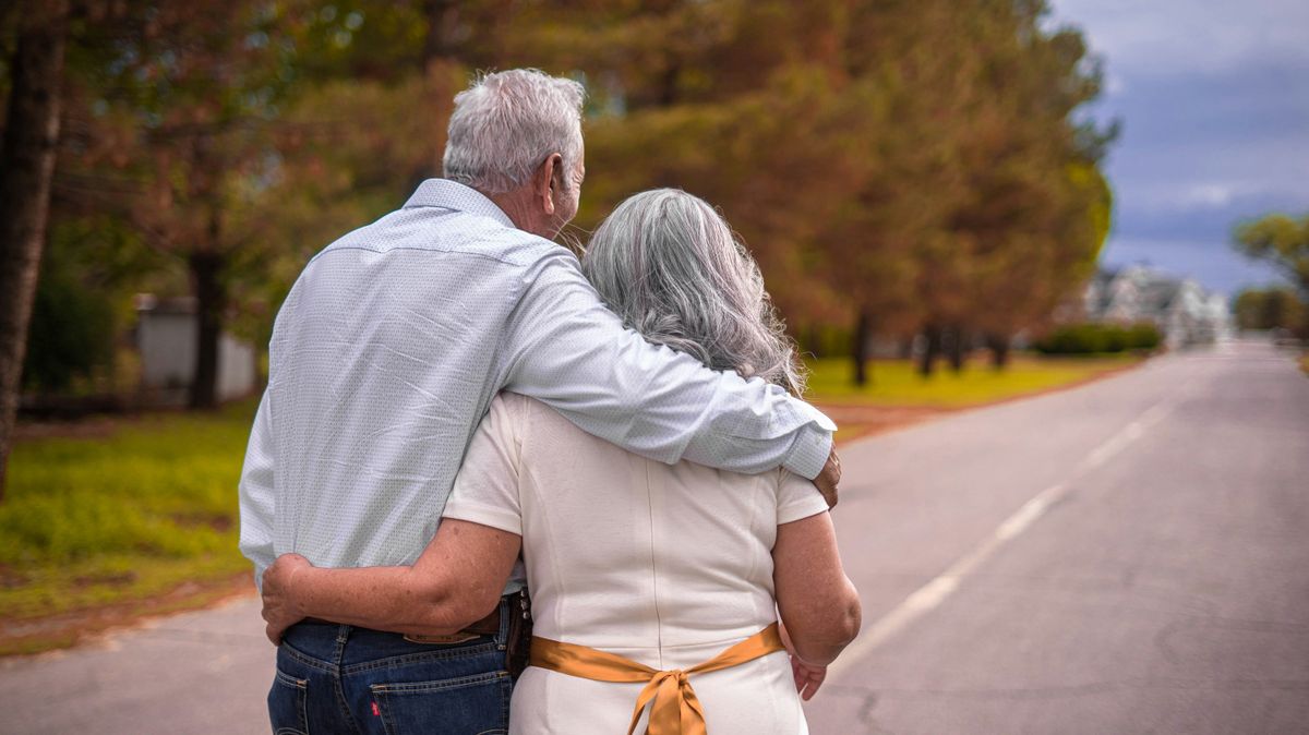 A világ legidősebb párja bebizonyította, hogy a szerelemnek nincs lejárati dátuma: Rose 90, Forrest 100 évesen mondta ki az igent