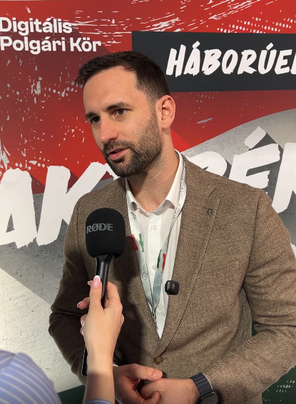 Palóc André a debreceni Háborúellenes Gyűlésen