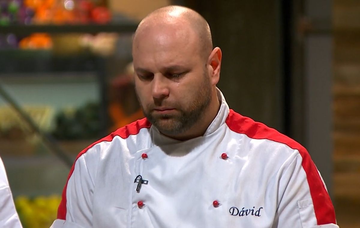 A Séfek Séfe döntőjének kezdetén Dávid elsírta magát.