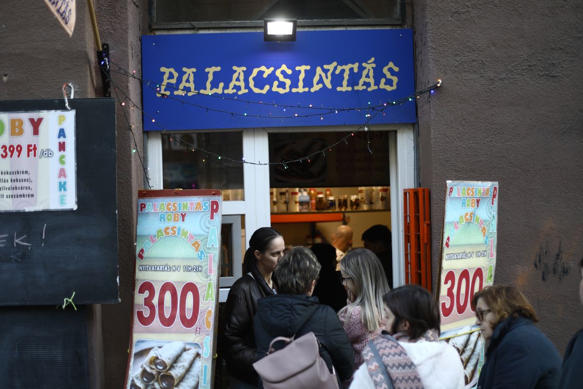 A környéken mindenki ismeri palacsintás Robit.