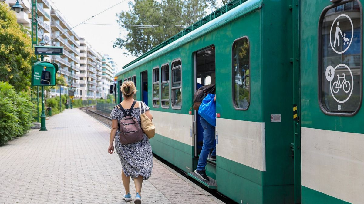 Utas táskájára csukódott a HÉV ajtaja