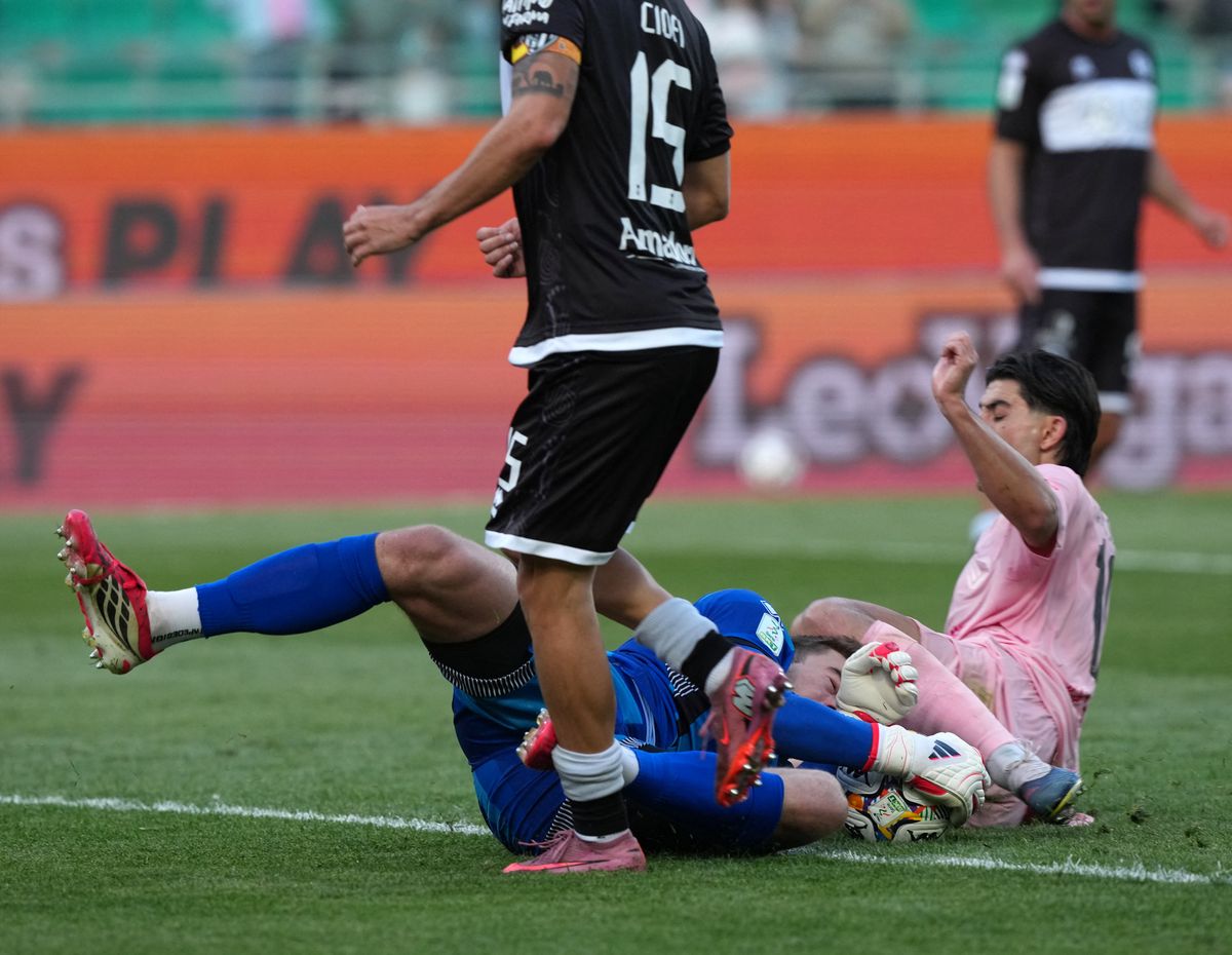 Jürgen Klinsmann fia, Jonathan Klinsmann súlyos nyaksárülést szenvedett