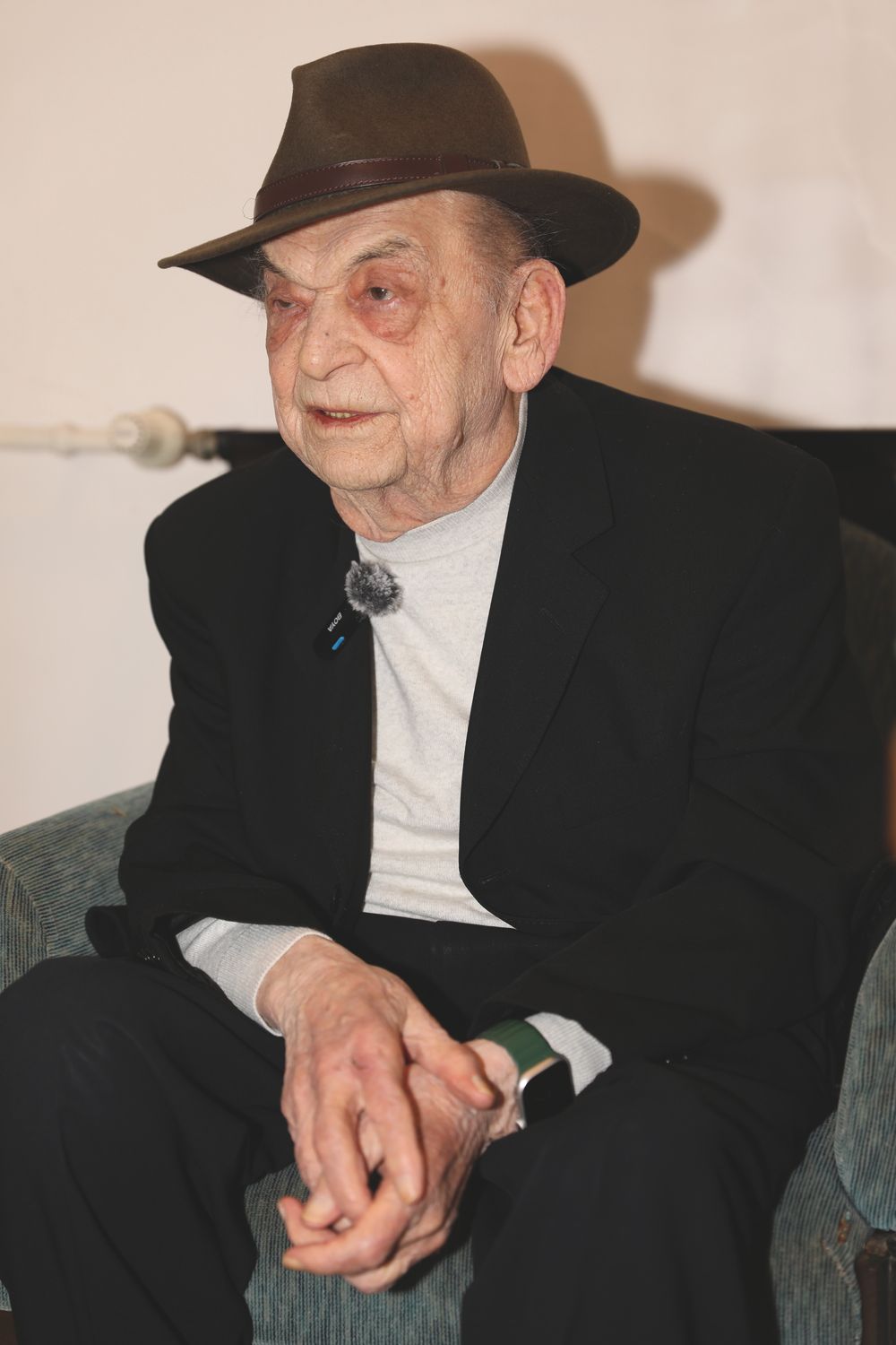 Bodrogi Gyula szobra éppen a művész 92. születésnapja alkalmából készült el.