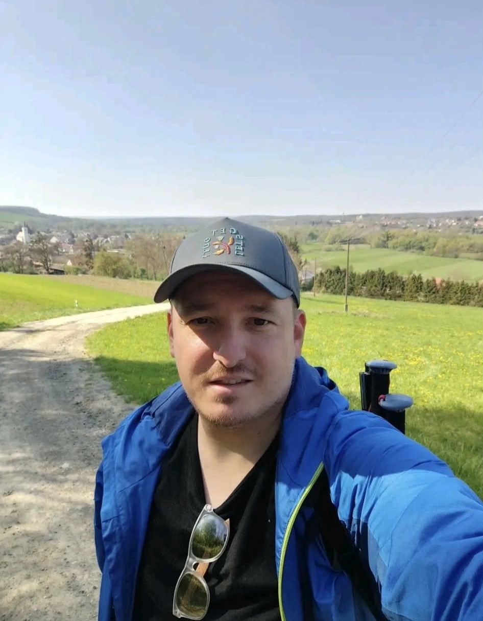 Gyalog Rómába. Csaba hátrahagy mindent 