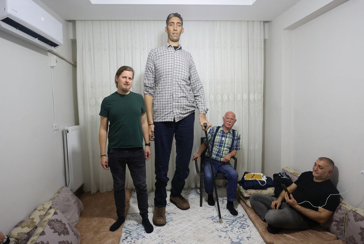 World’s tallest man Sultan Kosen to travel world with his new size 60 Shoes