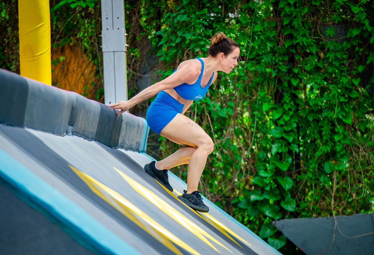 Az Exatlon kőkemény akadálypályáin szívvel-lélekkel harcol Szabó Anikó.