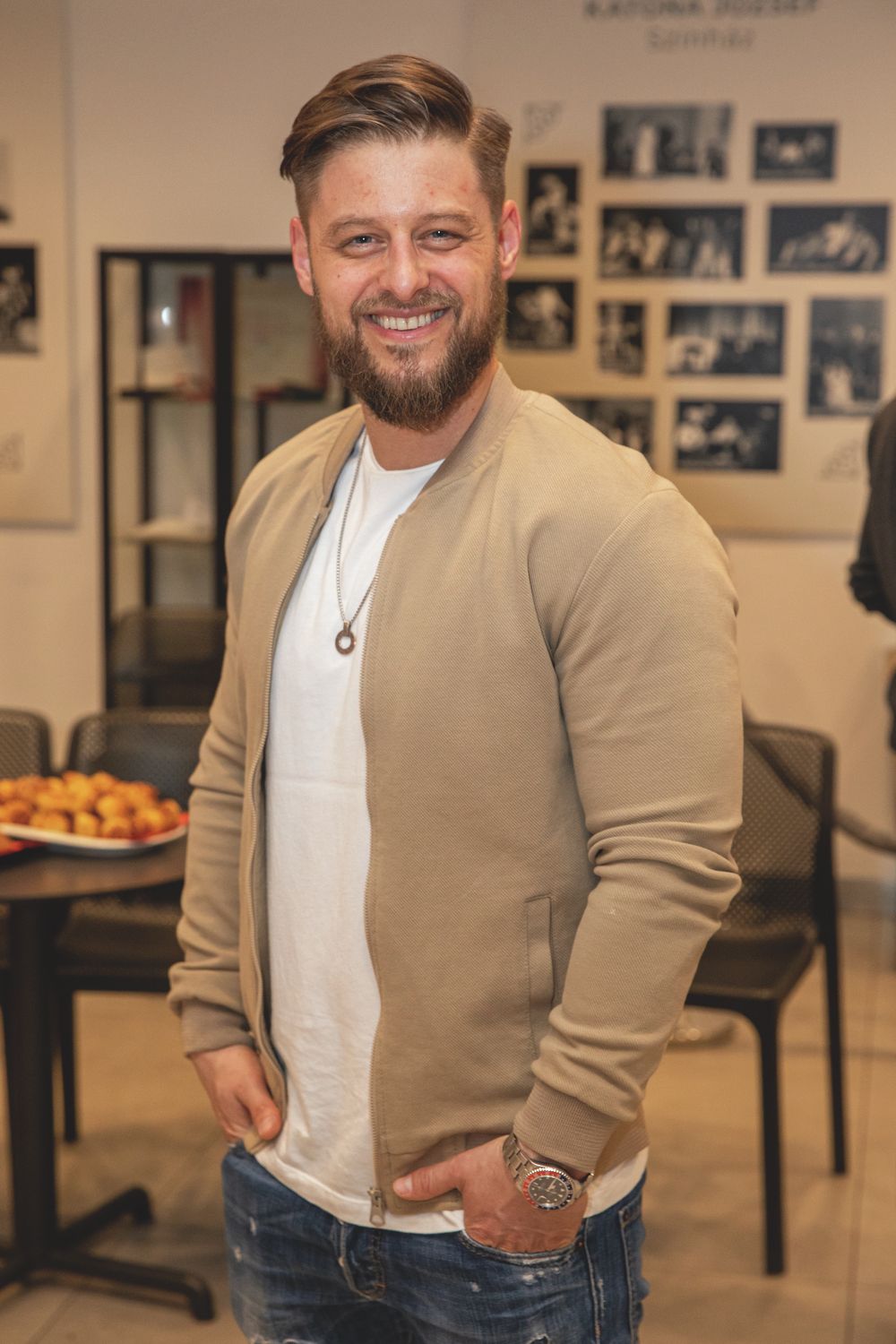 Baronits Gábor több lábon áll