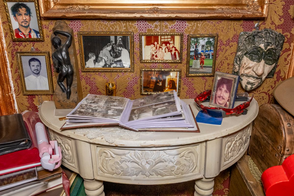 Nagy Miklós emlékét több fotó, személyes tárgy is őrzi 