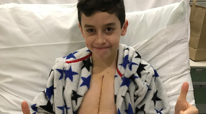 Az anya segítséget kér, a fiú egész életében betegséggel küzdött.