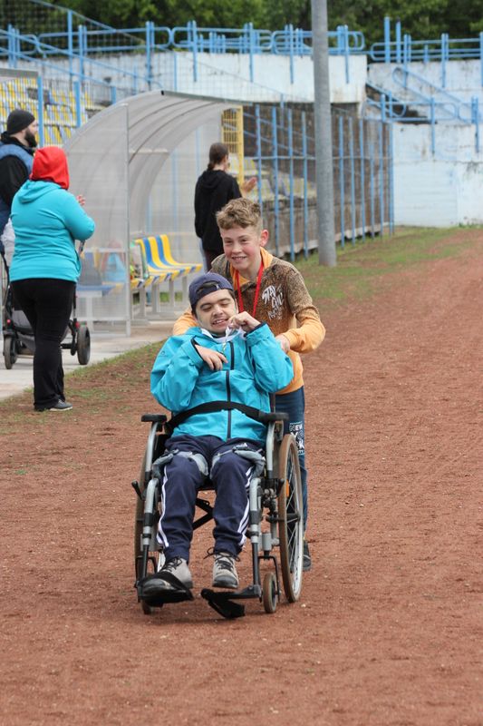 Különleges futóverseny: A fogyatékkal élő gyermekek futóversenyére bárki eljöhet, akár csak szurkolni