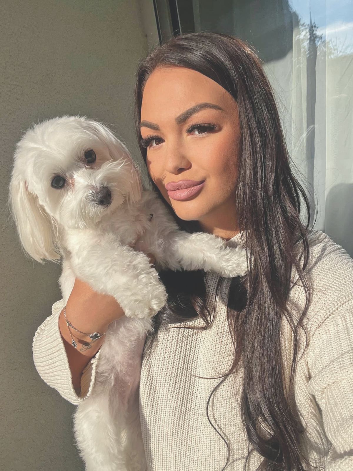 Danis Elza kutyája, Honey igényli a gondoskodást 