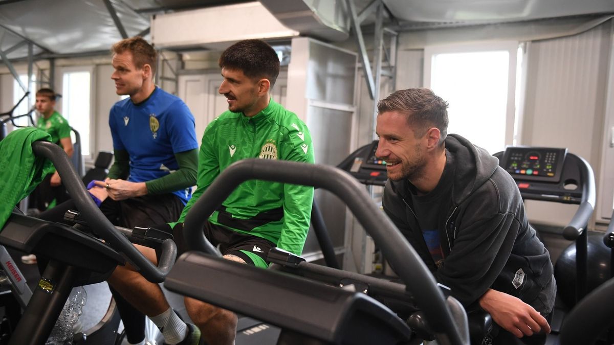 Varga Barnabás találkozott a Fradi játékosaival