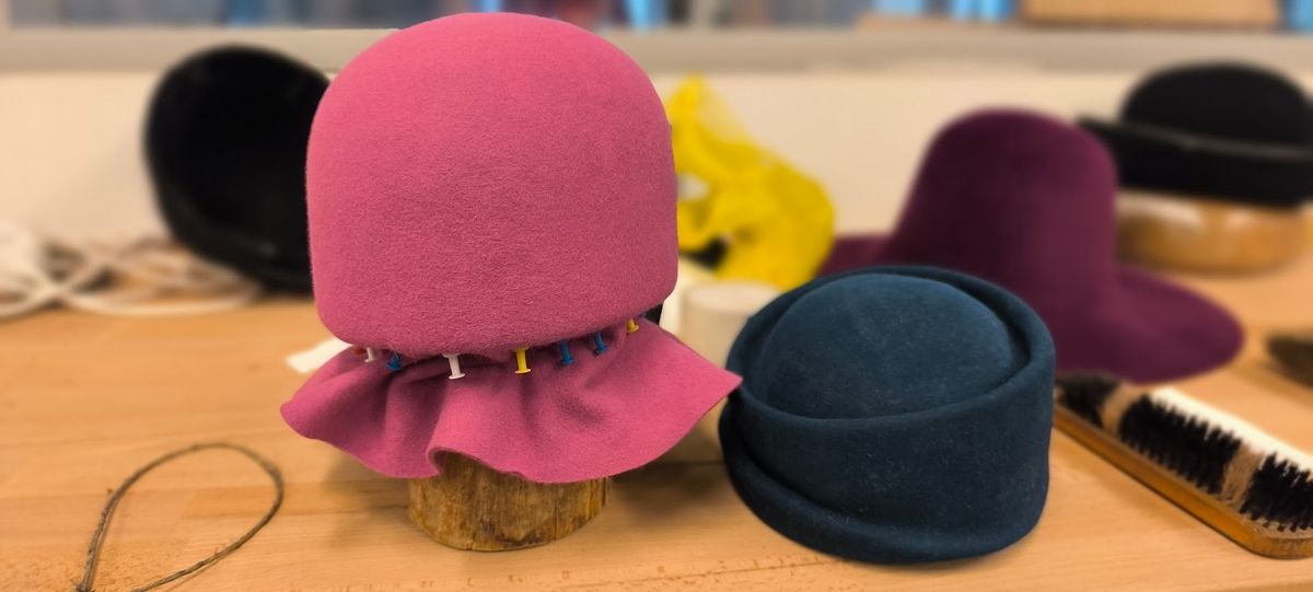 A kalapkészítő mesterség kulisszái