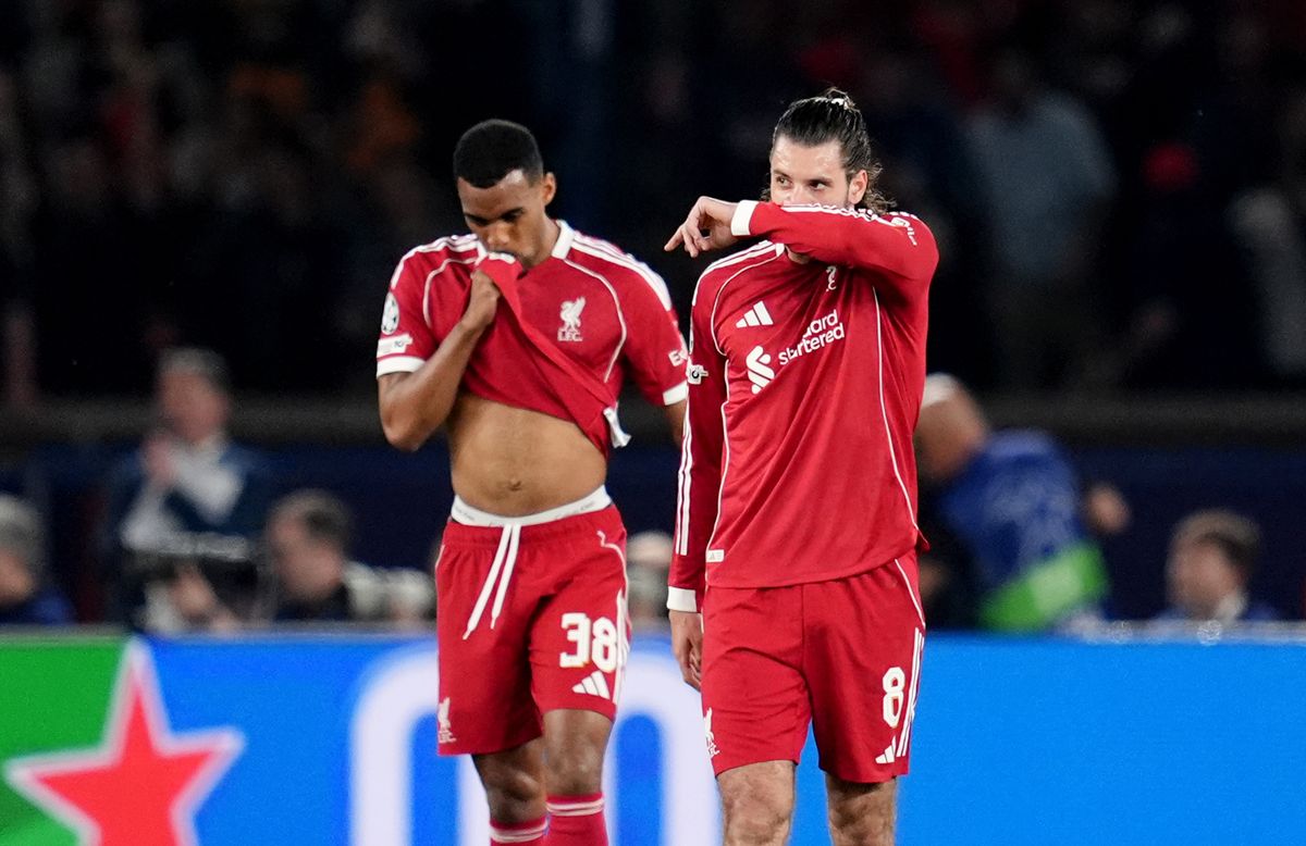 Szoboszlai Dominik (jobbra, Ryan Gravenberch mellett)