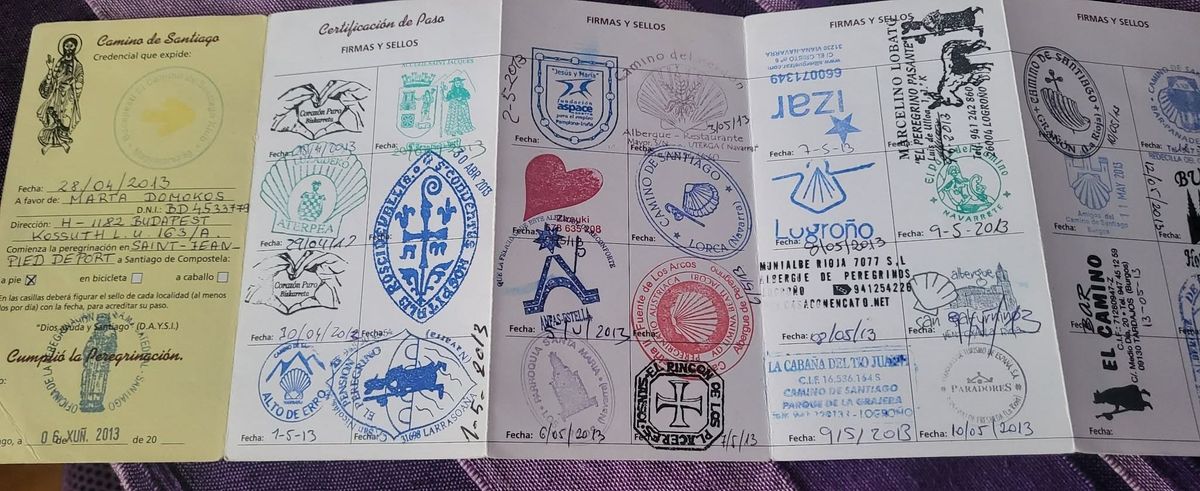 Az El Camino-n szakaszonként kapott pecsétet, az útlevélben benne van, hogy mekkora távot gyalogolt le