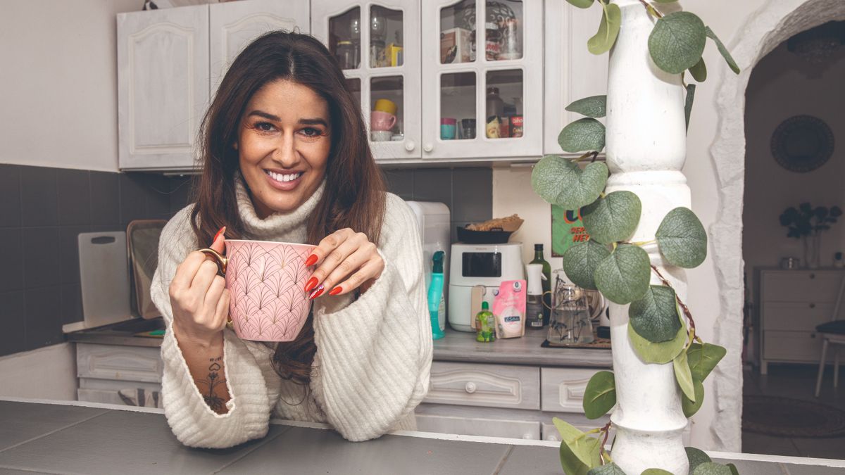 Singh Viki szexi fotókat osztott meg magáról